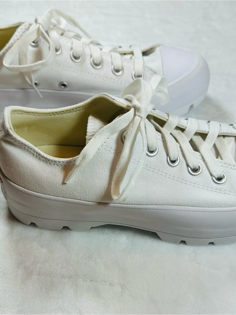 Converse all white
